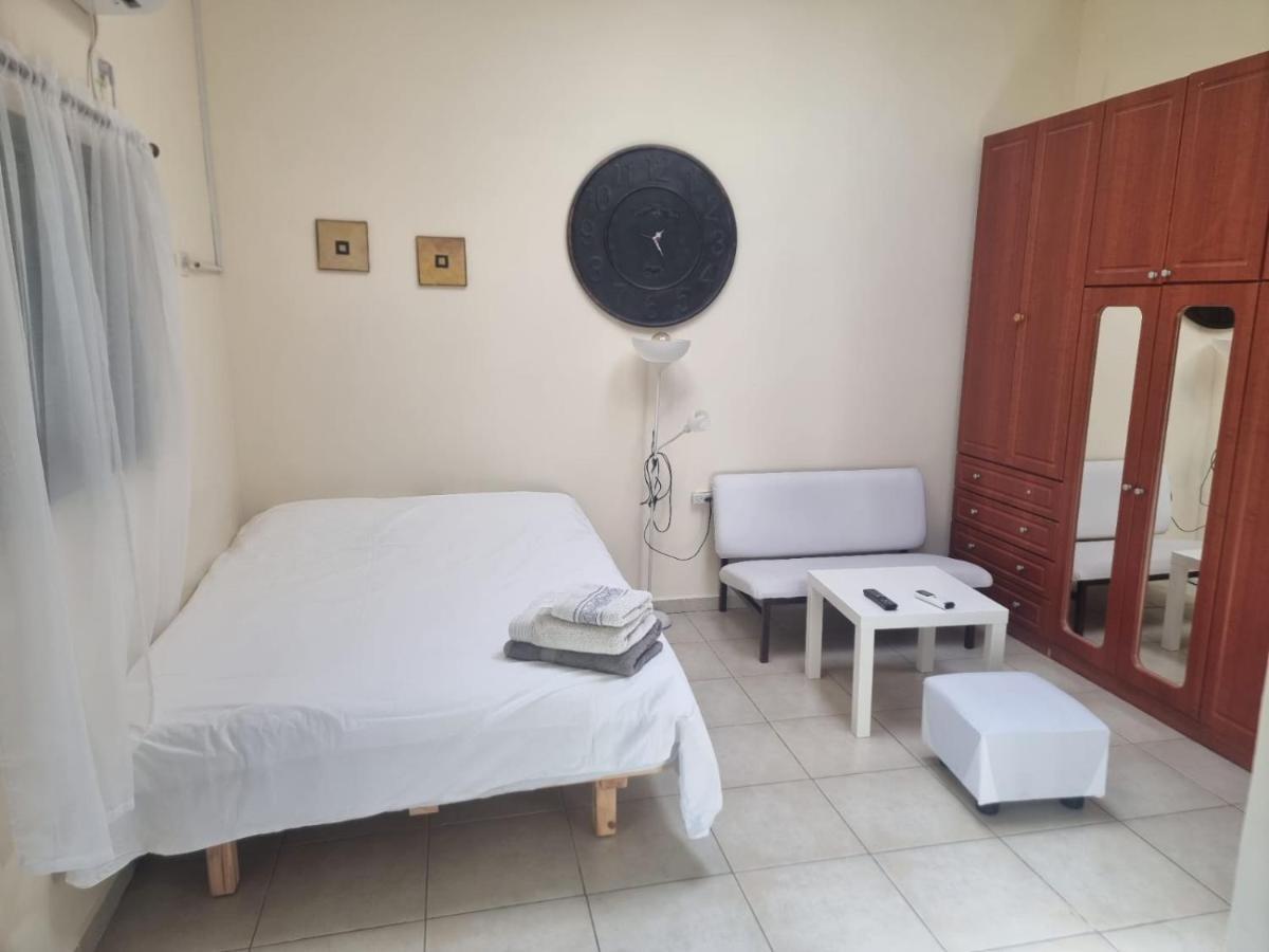 B&B Amit 18 Minutes From The Airport - אירוח כפרי עמית 18 דקות משדה תעופה Petach Tikva Exteriör bild